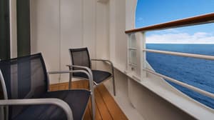 Disney Cruise Lines Disney Dream Accomm Verandah G04-DDDF-deluxe-oceanview-navigators-verandah-stateroom-cat7A-04.jpg